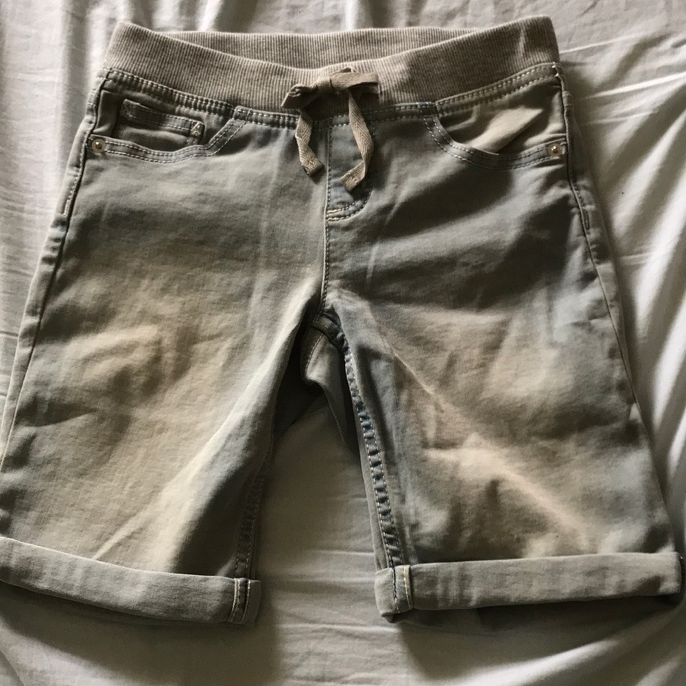 Girl Justice jorts